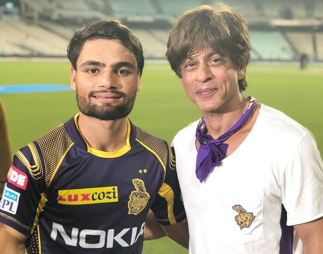 রিঙ্কুর দাদা অটোরিকশা চালান। আর এক ভাই কোচিং সেন্টারে কাজ করেন। তিন জন সাকুল্যে যা রোজগার করতেন, তাতে সংসার চালানো দায়।