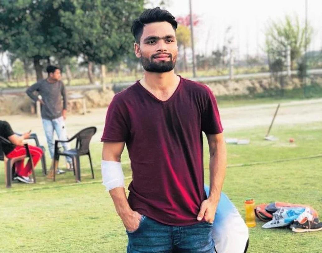 চলতি বছরে কলকাতা নাইট রাইডার্সে খেলছেন রিঙ্কু সিংহ। প্রস্তুতি ম্যাচে তাঁর ব্যাটিং মুগ্ধ করেছিল জাক কালিসদের। এর আগে কিংস ইলেভেন পঞ্জাবের হয়েও খেলেছেন তিনি।