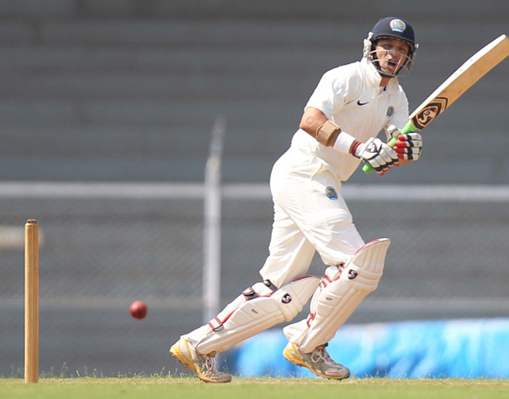 রাজস্থানের হয়ে তিনি রঞ্জি খেলতেন। ২০১৩ ডিসেম্বরে রাজ্যের হয়ে শেষ ম্যাচ খেলেছেন। শেষ ম্যাচে ২০৭ বলে ৫২ রান করেছিলেন তিনি।