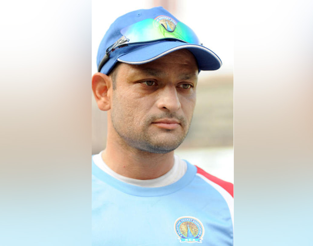 ২০১১ ও ২০১২ সালে রাজস্থানের রঞ্জি ট্রফি জয়ে তাঁর ভূমিকা ছিল গুরুত্বপূর্ণ। রঞ্জিতে তিনি ১০৫টি ম্যাচ খেলে ৮ হাজার ৫৯ রান করেছেন।