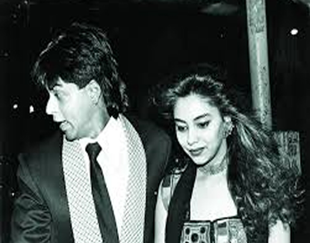 দিল্লি বিশ্ববিদ্যালয় থেকে পড়াশোনার পর তখন সিরিয়ালে অভিনয় করছেন শাহরুখ। মা মারা গিয়েছেন। সেই কারণে দিল্লি ফিরতে ইচ্ছেও করত না। মুম্বইয়ে থেকে কাজ করার সিদ্ধান্ত নেন শাহরুখ।