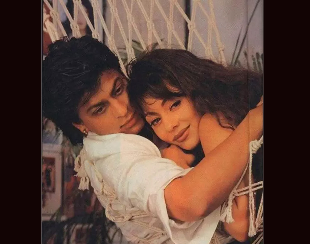 শাহরুখের একটি ফিয়াট গাড়ি ছিল। সেই গাড়িতে করে গৌরীকে বাড়িতে নামিয়ে দেওয়ার সময় বিয়ের প্রস্তাব দেন বলিউড বাদশা। তবে গোঁড়া ব্রাহ্মণ পরিবারের মেয়ে গৌরীর সঙ্গে মুসলিম পরিবারের সন্তান শাহরুখের বিয়েতে পারিবারিক বাধাও ছিল প্রচুর।