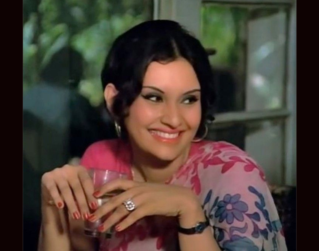 ১৮ বছর বয়স থেকে মডেলিং দিয়ে বিনোদন জগতে প্রবেশ করেন বিদ্যা সিন্‌হা নামের এই অভিনেত্রী। ‘রাজা কাকা’ নামের একটি ছবি দিয়ে বলিউডে ডেবিউ করেন তিনি।