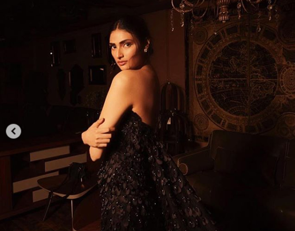 বেশ কিছু মিউজিক ভিডিয়োতে দেখা গিয়েছে এই তরুণীকে। বিশেষ করে ‘নবাবজাদে’-র স্পেশাল গানে প্রশংসিত হন তিনি।