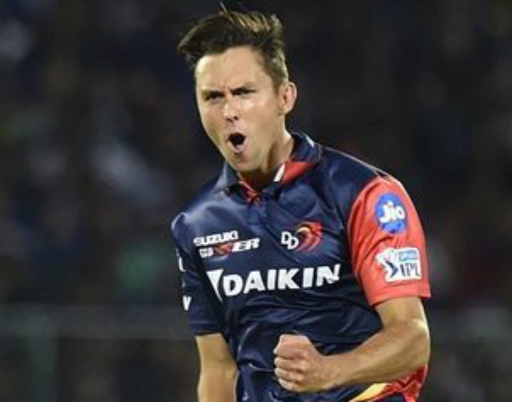 টানা ৫ ম্যাচে হেরে কোণঠাসা কলকাতা ভুগছে ভাল পেস বোলিংয়ের অভাবে। শিবম মাভি, কমলেশ নগরকোটিদের চোট বিপর্যয় বাড়িয়েছে। ট্রেন্ট বোল্টের মতো কিউয়ি পেসার সহজেই তাঁদের পরিত্রাতা হয়ে উঠতে পারতেন। নিউজিল্যান্ডের এই পেসার দিল্লির দলে থাকলেও কাগিসো রাবাডার জন্য সুযোগ পাচ্ছেন না।