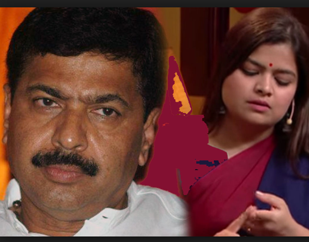 বাবা প্রমোদ মহাজনের মৃত্যুর পরই রাজনীতির ব্যাটন হাতে তুলে নেন পুনম মহাজন। ২০০৬ সালে তিনি বিজেপিতে যোগ দেন। ২০১৬ সালে তিনি বিজেপির যুব মোর্চার সভাপতি হন।