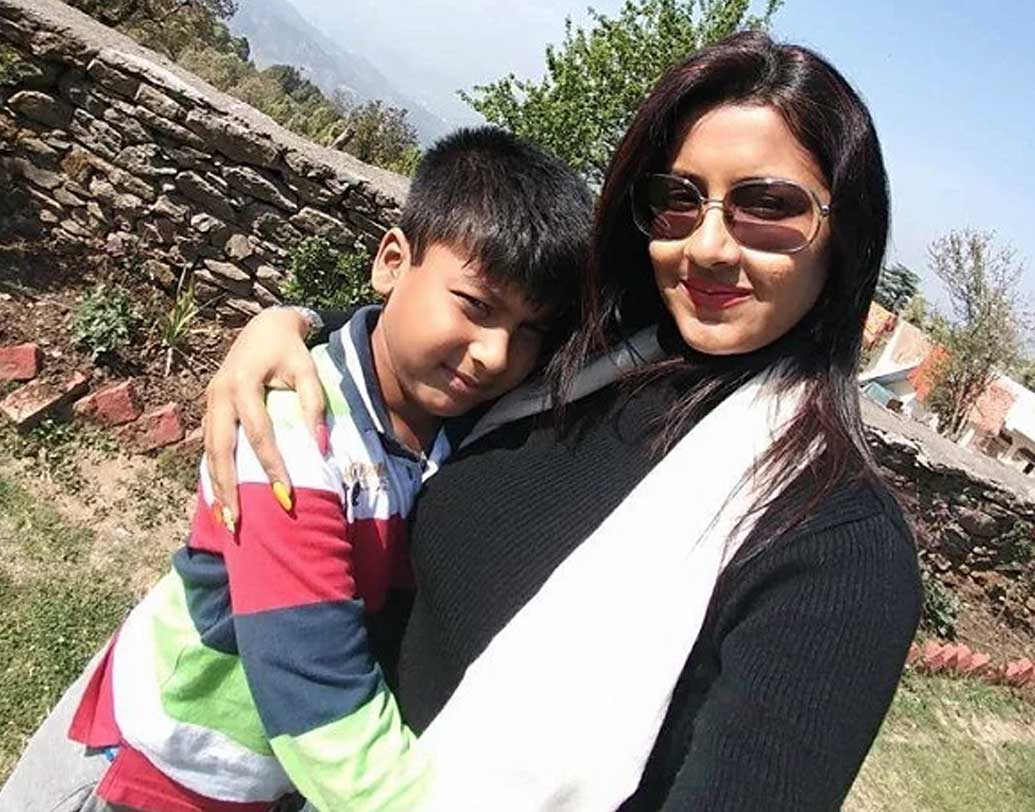 প্রনীল: রচনা বন্দ্যোপাধ্যায়ের ছেলে কিন্তু লাইমলাইটে থেকে বরাবরই দূরে। তার গ্ল্যামার ইন্ডাস্ট্রিতে কেরিয়ার তৈরির কথা এখনও পর্যন্ত শোনা যায়নি।