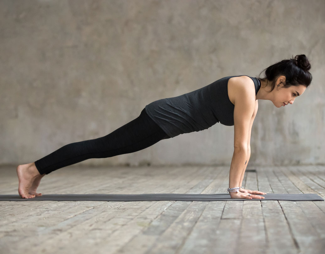 যোগাসনের অভ্যাস থাকলে তাতেও আস্থা রাখতে পারেন। শরীরের মেদ কমে এমন কিছু যোগ অভ্যাস করুন। এতে মেদ তো জমবেই না, উল্টে নানা রোগভোগও দূরে থাকবে। বিশেষ করে পেটের মেদ ঝরাতে উপযুক্ত প্লাঙ্ক, সাইড প্লাঙ্ক অভ্যাস করুন।