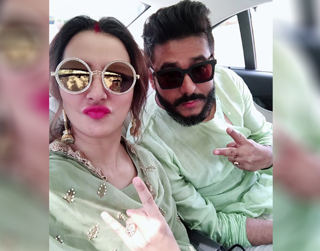 ‘অ্যাডভেঞ্চার্স অব জোজো’র পর মৌলিক গল্প নিয়েই কাজ করতে চাইছিলেন রাজ। কাকতালীয় ভাবে ‘পরিণীতা’র গল্পটি পেয়েছিলেন। ফেসবুকে অনেকেই গল্প লেখেন। সে রকম একটি গল্প ভাল লেগে যায় পরিচালকের।