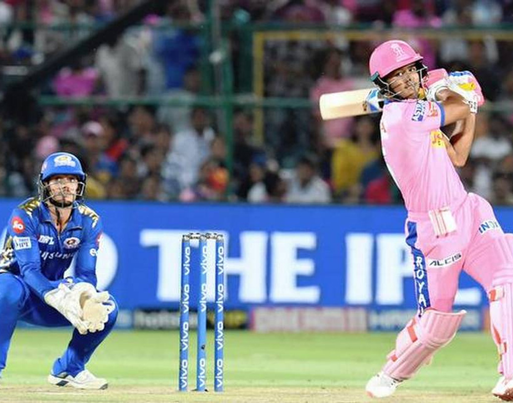 ক্রিকেটের পাশাপাশি নাচ করতেও দিব্যি পছন্দ করেন তিনি। বই, প্লে স্টেশন আর স্পিকার ছাড়া কোথাও বেড়াতে যান না, কারণ বই আর গানও যে খুব পছন্দের পরাগের।