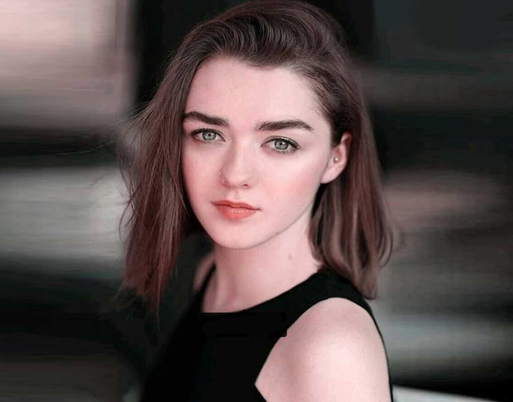 ২০১৪-এ ‘দ্য ফলিং’-এর মাধ্যমে ফিচার ফিল্মে ডেবিউ করেন মেজ়ি। ভাই-বোনেদের মধ্যে সবচেয়ে ছোট তিনি। পারফর্মিং আর্ট নিয়ে পড়াশোনা করেছেন।