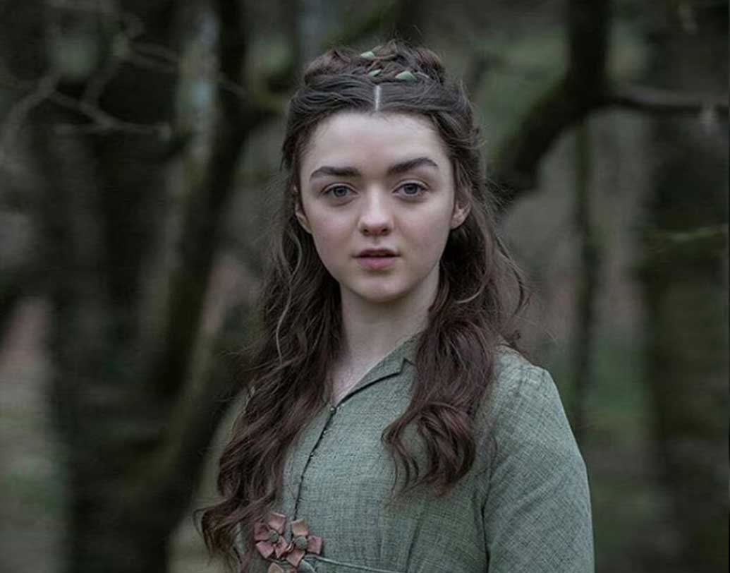 ঘনিষ্ঠ দৃশ্য নিয়ে আলোচনা হওয়ায় মেজ়ি টুইট করেন, ‘আপনাদের যদি দৃশ্যটি দেখে কোনও রকম অস্বস্তি হয়, তা হলে জানিয়ে রাখি, আমার মা, বাবা, ভাইয়েরা সকলেই এটা দেখেছেন।’