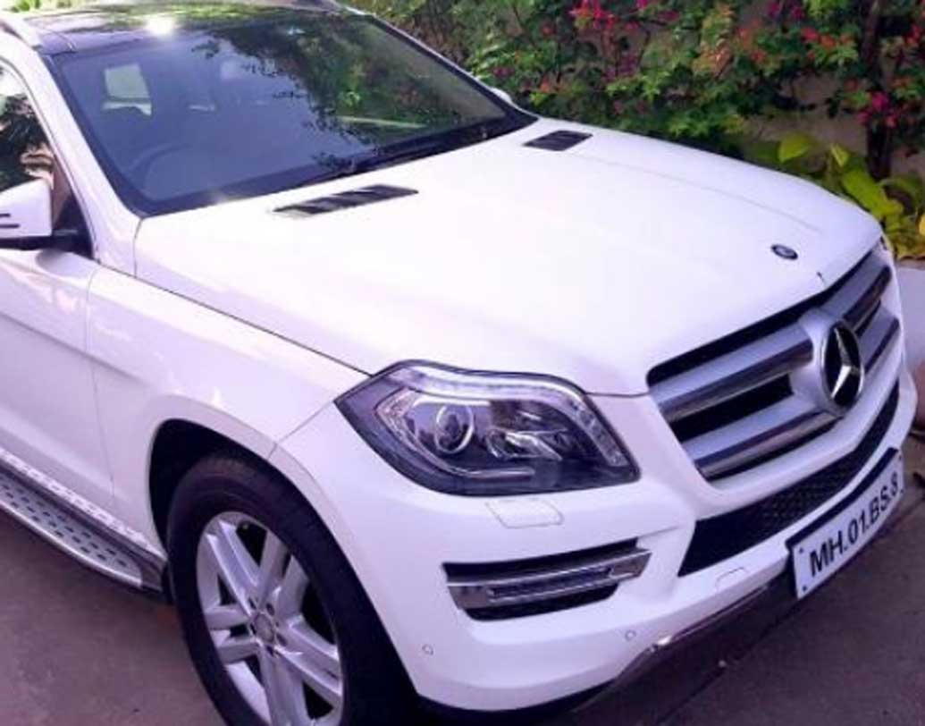 নিলামের তালিকায় ছিল একটি মার্সিডিজ বেন্‌জ। গাড়িটির বেস প্রাইস রাখা হয়েছিল ৩৭ লক্ষ ৮০ হাজার টাকা। সেটা বিক্রি হয় ৫৭ লক্ষ ৭৬ হাজার টাকায়।