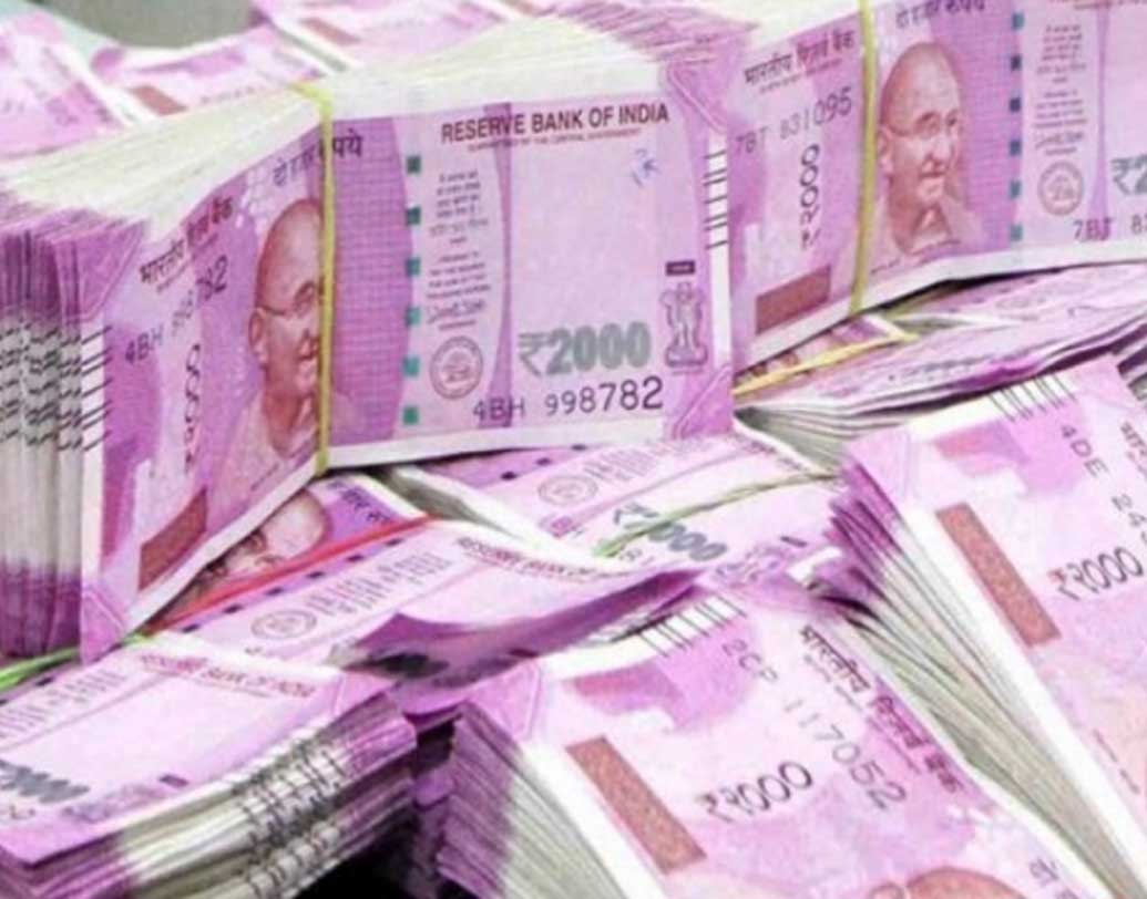 যে ১২টি গাড়ি নিলামে বিক্রি হয়েছে তা থেকে মোট আয় হয়েছে ৩ কোটি ২৯ লক্ষ টাকা।