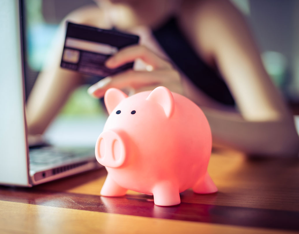 ‘‘কোনও ছাড় পেতে পারি কি?’’ মাত্র পাঁচটা শব্দ। এতেও কিন্তু অনেক সময় কাজ হয়। নির্দিষ্ট নার্সিংহোম বা বেসরকারি হাসপাতালে অনেক সময় রোগীর চিকিৎসার বিল ও পারিবারিক রোজগারের কথা জেনে এমন ছাড়ের নানা ব্যবস্থা থাকে। সংস্থার পলিসি অনুসারেও ১০-১৫ শতাংশ ছাড়ের সংস্থান অনেক সময় থাকে। তাই ম্যানেজারের সঙ্গে দেখা করে আবেদন করতেই পারেন।