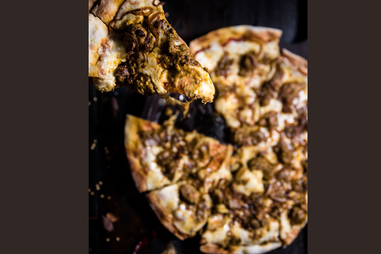 Fantastic recipe of Bengali style Chicken Kasha Pizza of Traffic Gastropub dgtl 