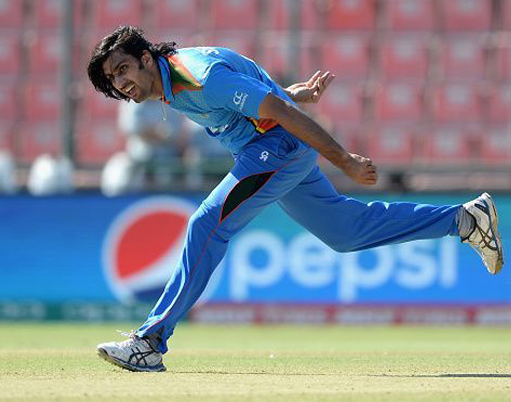 শাপুর জাদ্রান: আফগানিস্তানের বাঁহাতি সিমারটির দখলে রয়েছে ৪৩টি উইকেট। প্রথম শ্রেণির ক্রিকেটও রয়েছে ভাল সাফল্য। তাঁকে দলে না রাখায় অবাক হয়েছিলেন অনেকেই।