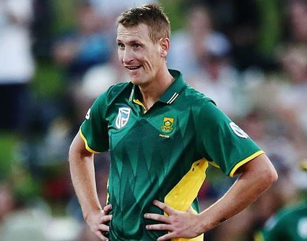 ক্রিস মরিস: দক্ষিণ আফ্রিকার অলরাউন্ডার। ৩৪টি একদিনের ম্যাচ খেলেছেন। পেস বোলিংয়ের পাশাপাশি ব্যাটিংয়ের হাতটাও মন্দ নয়।