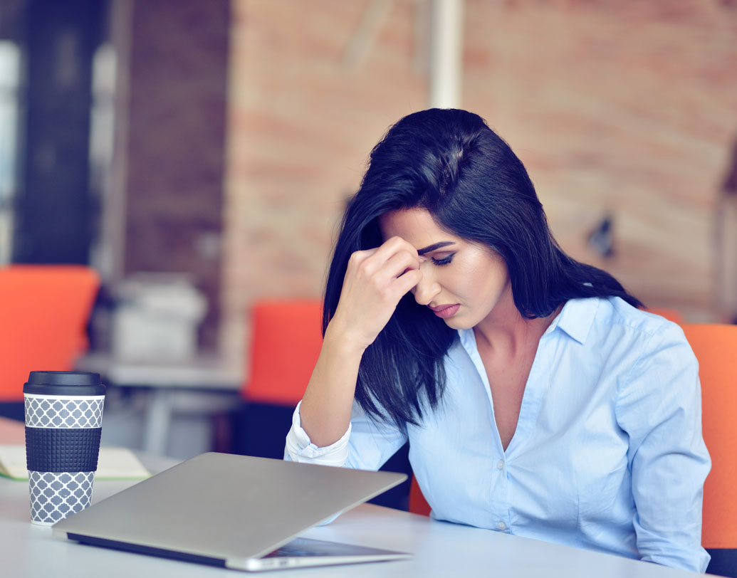 মানসিক অবসাদও স্ট্রোক ডেকে আনার অন্যতম কারণ। হাতশা ও মানসিক অবসাদ হৃদযন্ত্রে যেমন চাপ ফেলে, তেমনই মস্তিষ্কের কোষে রক্ত সঞ্চালনে বাধা দেয়। ঘন ঘন হতাশায় ভোগেন যাঁরা, তাঁরা দ্রুত চিকিৎসকের পরামর্শ নিন।