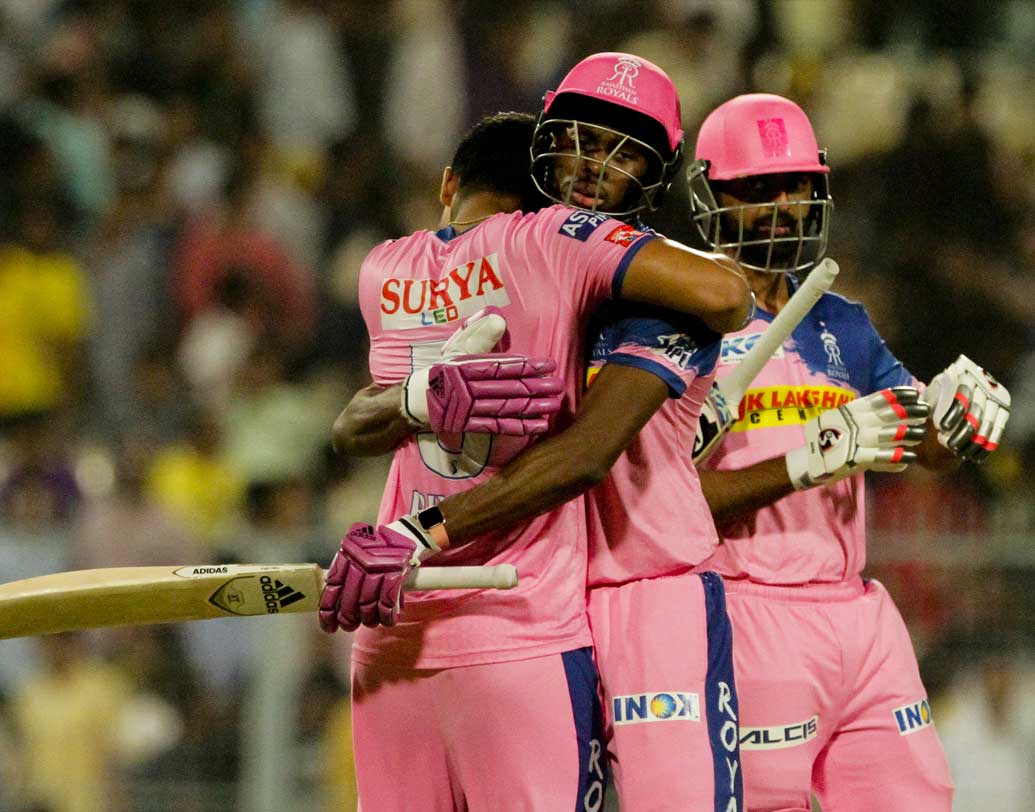 রাজস্থান রয়্যালস: লিগ টেবিলের সপ্তম দল রাজস্থান। আট পয়েন্ট রয়েছে ১১টি ম্যাচে। হায়দরাবাদ এবং পঞ্চাবকে টপকে শেষ চারে যাওয়া তাদের পক্ষে এক প্রকার অসম্ভব।