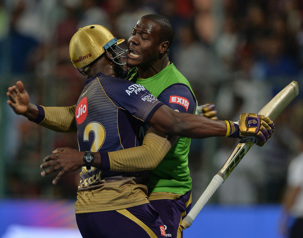 আট নম্বরে নামতে পারেন কার্লোস ব্রেথওয়েট। তাঁর কাছে ঝোড়ো ইনিংস আশা করতে পারেই দল।