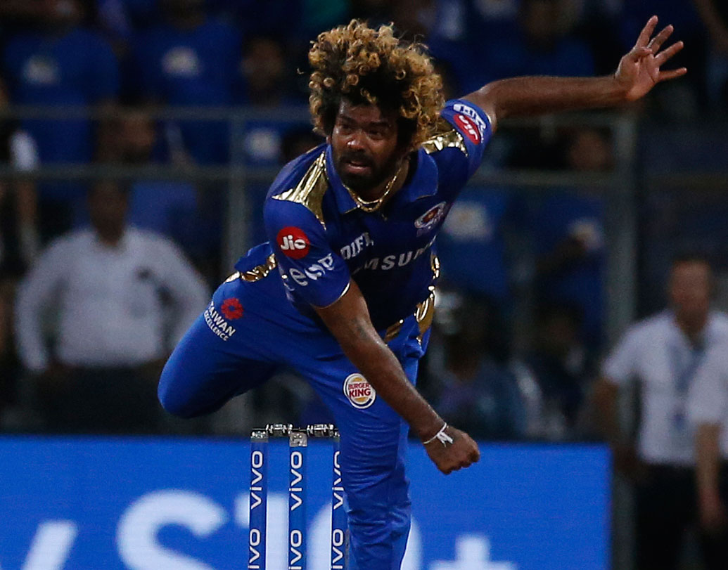 লাসিথ মালিঙ্গা: বয়স ৩৫ ছাড়িয়ে গিয়েছে। কিন্তু, এখনও পর্যন্ত মুম্বইয়ের এই বোলারটি দলের বড় ভরসা। সাত ম্যাচে ১২টি উইকেট দখল করে বুঝিয়ে দিয়েছেন বয়স কোনও বাধা নয়।