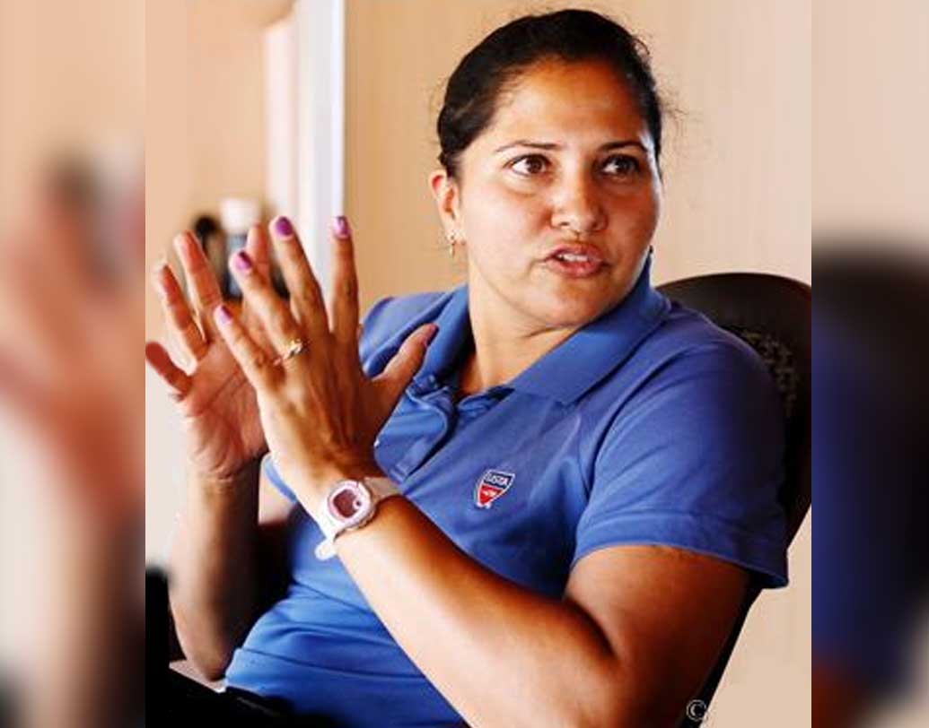 ১৯৯৮ সালে অস্ট্রেলিয়ান ওপেনে প্রথম ভারতীয় মহিলা হিসাবে অংশ নেন তিনি। প্রথম রাউন্ডে জিতেওছিলেন নিরুপমা। হারিয়েছিলেন ইতালির গ্লোরিয়া পিৎজিচিনিকে।