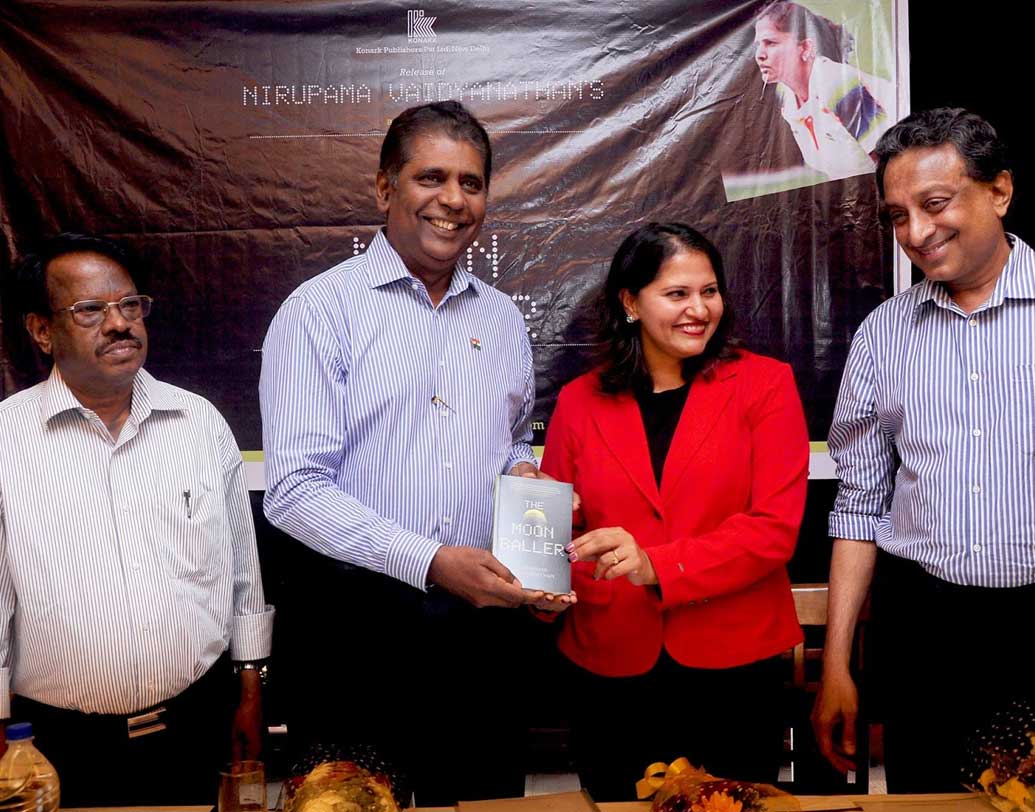 গত কয়েক বছরে বিশেষজ্ঞ ও প্রশিক্ষকের কাজ করছেন তিনি। ধারাভাষ্যকার হিসাবে বিজয় অমৃতরাজের সঙ্গেও কাজ করেছেন।