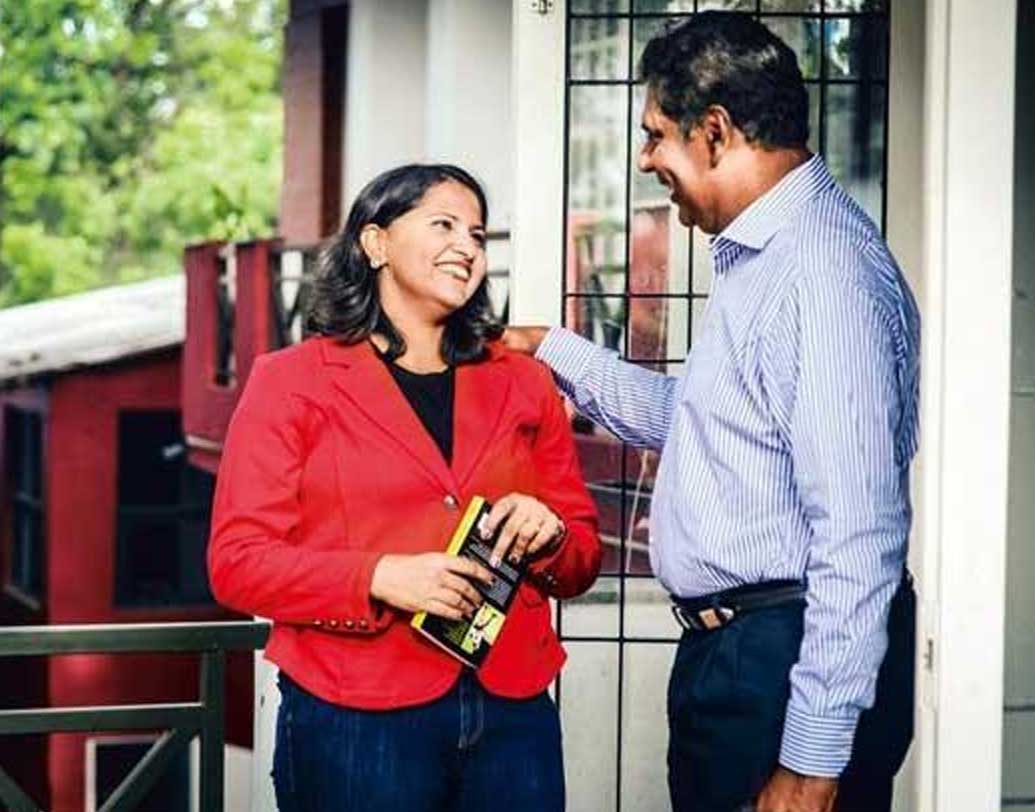 ক্যালিফোর্নিয়ার বে এরিয়ায় তাঁর প্রশিক্ষণ অ্যাকাডেমিও রয়েছে।