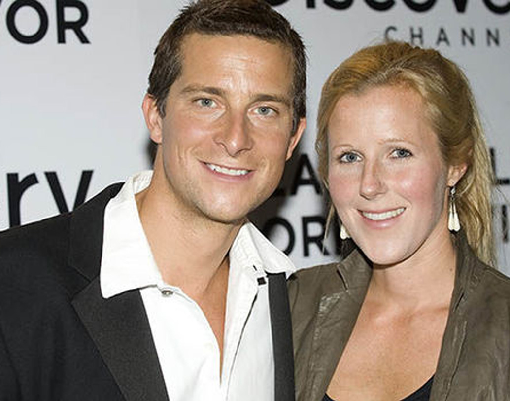 বেয়ারের স্ত্রী শারা গ্রিলস বেয়ারের অন্যতম প্রিয় মানুষ। অভিযান থেকে বাড়ি ফিরতে চান বার বার যাঁর জন্য, তিনি শারা, এমনটাই বলেন ব্রিটিশ অভিযাত্রী।