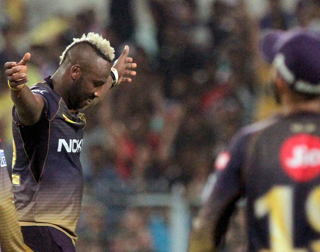 রাসেলের সঙ্গে ৬২ রানের জুটি গড়েন গিল। এই জুটিই ত্রাসের কারণ হয়ে দাঁড়ায় মুম্বইয়ের।