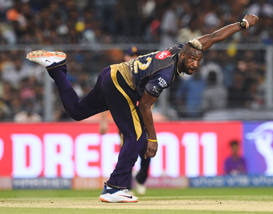 ব্যাটে তো বটেই, বলেও দক্ষতা দেখালেন রাসেল। বল হাতে এ দিনের ম্যাচে রাসেল এভিন লুইস ও সূর্যকুমার যাদবের উইকেট তুলে নেন।