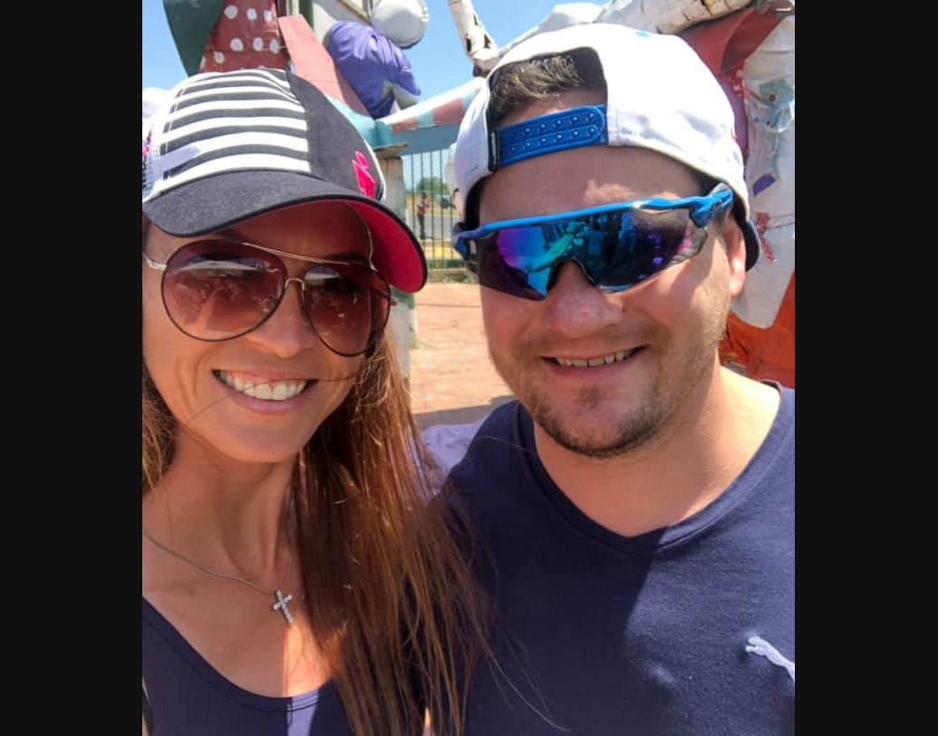 চেন্নাইয়ের বিরুদ্ধে ম্যাচে আউট হয়ে কালিস ফেরার পরেই তাঁর বোন জেনিন এক মুখ হাসি নিয়ে নাচতে শুরু করেন।