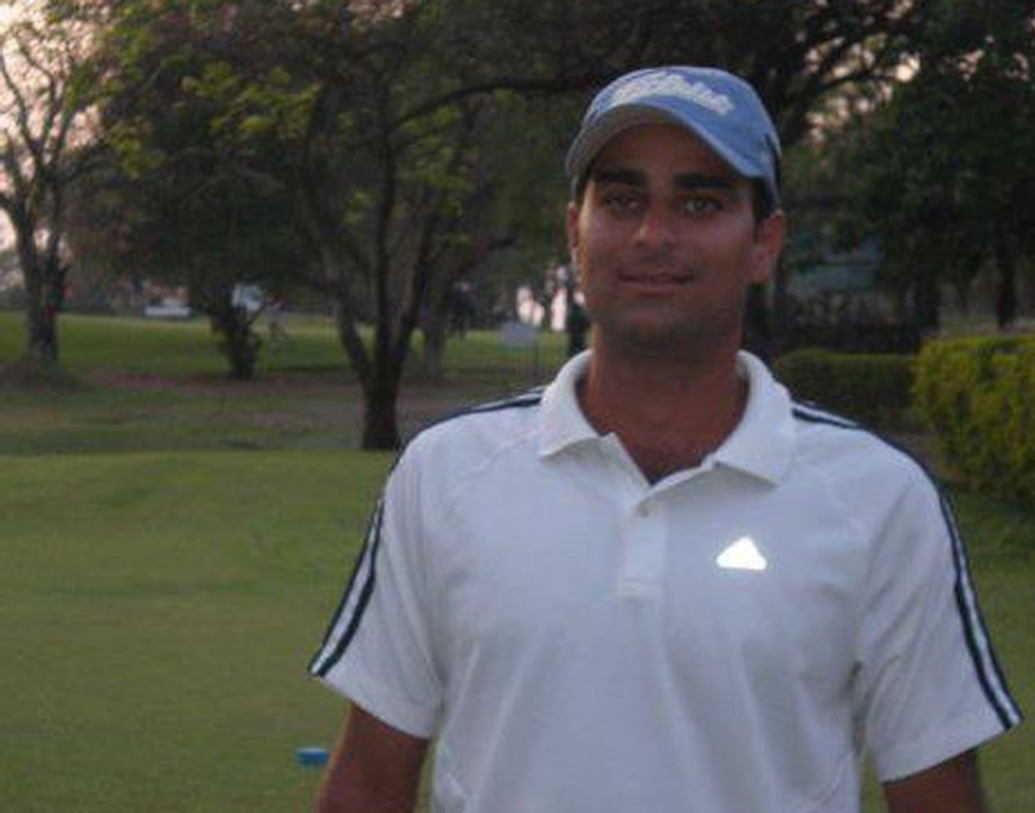 পরবর্তীতে আদিত্য গল্ফ কোচ হিসাবে যথেষ্ট নাম করেছিলেন। মার্কিন মুলুকেও গল্ফের প্রশিক্ষণ দিয়েছেন তিনি। পুণে ক্লাস গল্ফ কোর্সের টুর্নামেন্ট ডিরেক্টর আদিত্য।