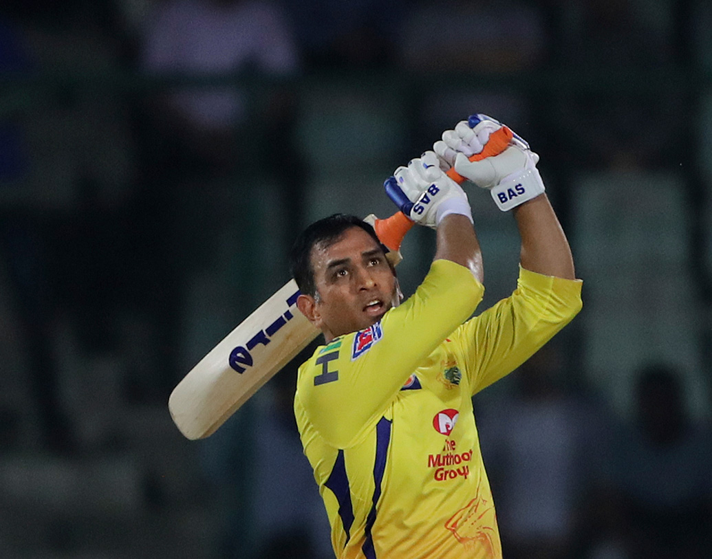 মহেন্দ্র সিংহ ধোনি: মহেন্দ্র সিংহ ধোনির মারা ছয়ে বিশ্বকাপ জিতেছিল ভারত। বিশ্বজয়ের সেই মাঠেই আজ নামছেন ধোনি। চেন্নাইকে সব সময়ই এগিয়ে রেখেছে ধোনির ক্ষুরধার মস্তিষ্ক। গত ম্যাচেরও নায়ক তিনি। তাঁর অভিজ্ঞতা দলের সবচেয়ে বড় সম্পদ। চারে খেলার কথা মাহিরই।