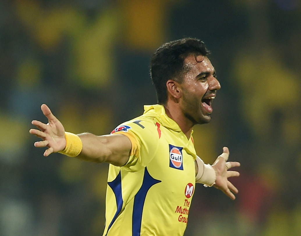 দীপক চাহার: দীপক চাহারের নামার কথা আট নম্বরে। পেসার চাহার গতিতে বিপক্ষকে চমকে দিয়েছেন প্রথম দুই ম্যাচে।