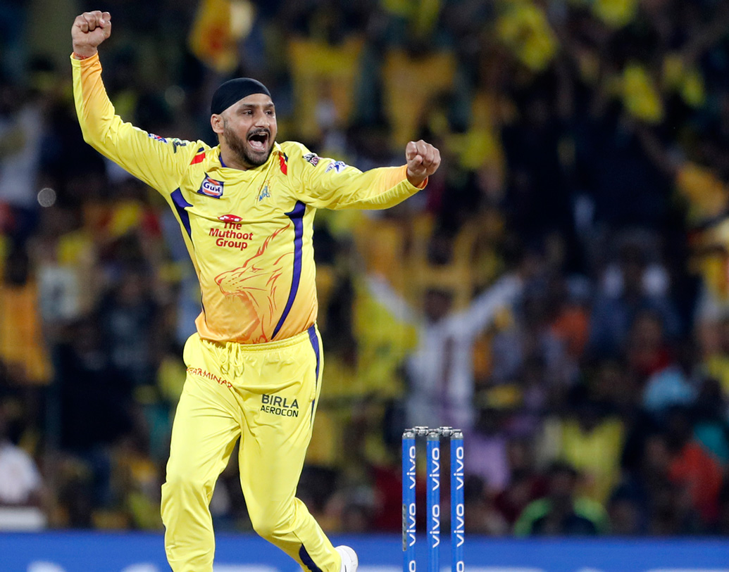 হরভজন সিংহ: দশ নম্বরে নামতে পারেন হরভজন সিংহ। ভাজ্জি দিব্যি খেলেছেন গত ম্যাচগুলিতে। তাঁর অভিজ্ঞতা দলের সম্পদ।