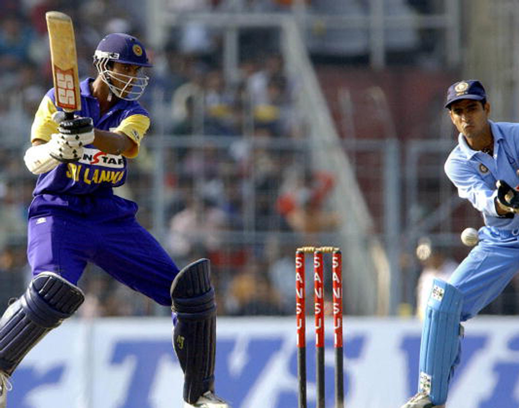 মাত্র ২০ বছর বয়সে খেলতে এসেছিলেন তিনি। জাতীয় দলের হয়ে খেলেছেন ৬টি টেস্ট ম্যাচে। ১১টি ক্যাচ, ২টি স্ট্যাম্প ও ১৬৩ রান রয়েছে তাঁর ঝুলিতে।