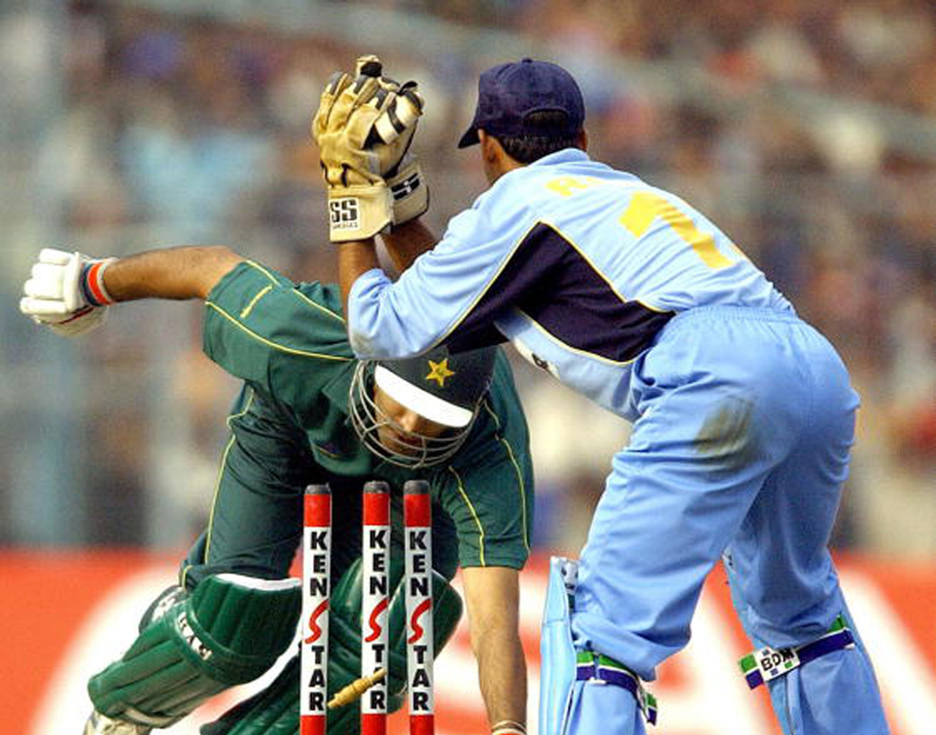 ১২টি একদিনের ম্যাচে ১১টি ক্যাচ, ৫টি স্ট্যাম্প ও ৯০ রান রয়েছে তাঁর দখলে।