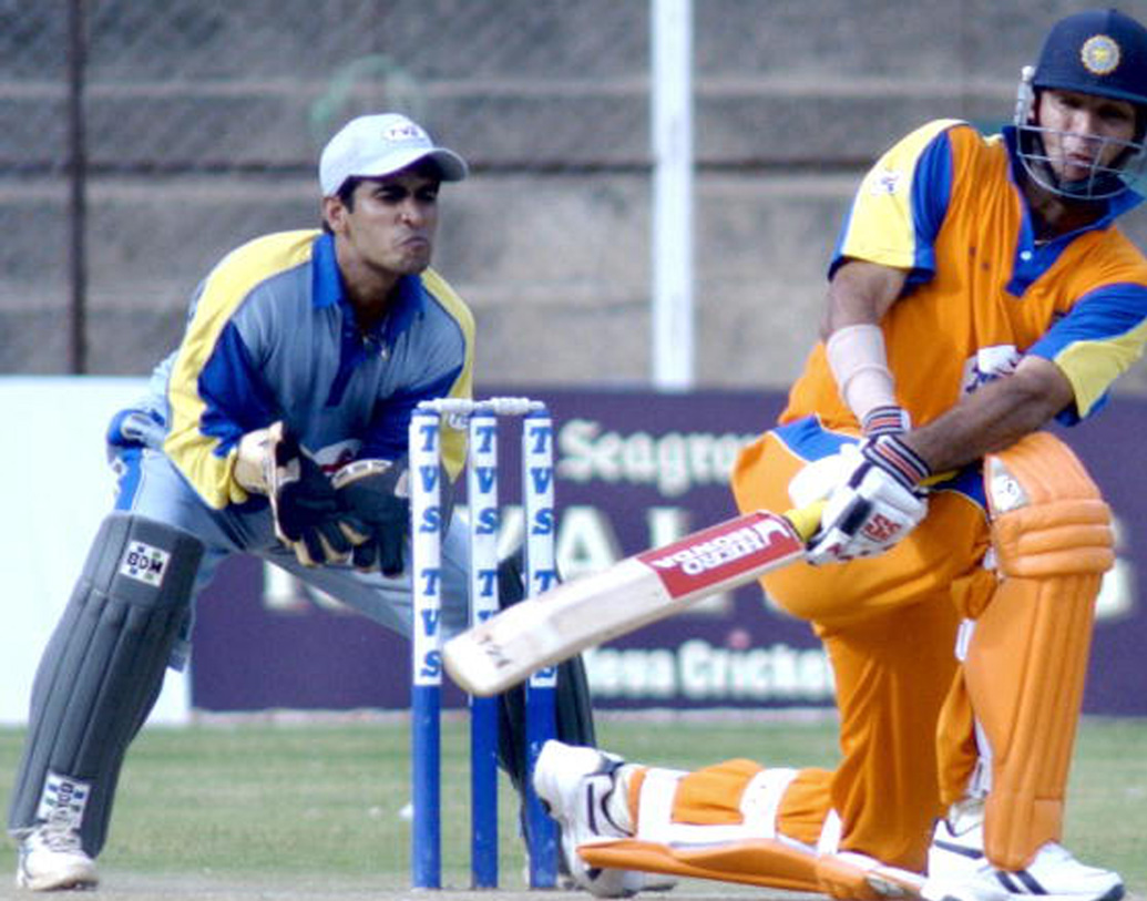 অনূর্ধ্ব ১৯ বিশ্বকাপ দলের সঙ্গে যুক্ত ছিলেন রাত্রা। ২০০৮ সালে ওই দল জিতেছিল বিশ্বকাপ।