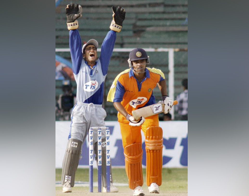 গোয়ার হয়ে ২০০৯ সালে টি২০ ম্যাচ খেলেন অজয়। লিব্রা লেজেন্ডস ও ওএনজিসির দলেও নিয়মিত খেলেছেন অজয় রাত্রা।