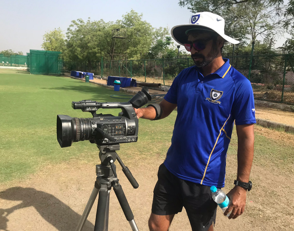 ক্রিকেটের সঙ্গে প্রযুক্তিকে মেলাতে পারলে দক্ষতা হবে আরও ধারালো, এমনটাই বলেন অজয়।