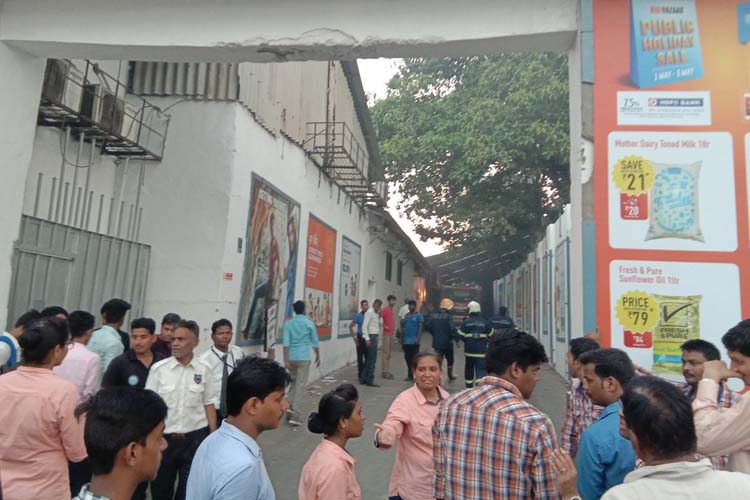 Fire breaks out at Big Bazaar in Mumbai dgtl