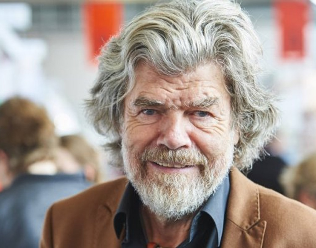 কিংবদন্তি অভিযাত্রী রেনহোল্ড মেজনার নেপাল ও তিব্বতে গিয়ে ‘মাই কোয়েস্ট ফর দ্য ইয়েতি: কনফ্রন্টিং দ্য হিমালয়াজ ডিপেস্ট মিস্ট্রি’তে লেখেন বড় ভাল্লুককেই আসলে ইয়েতি বলে ভুল করেন অনেকে।