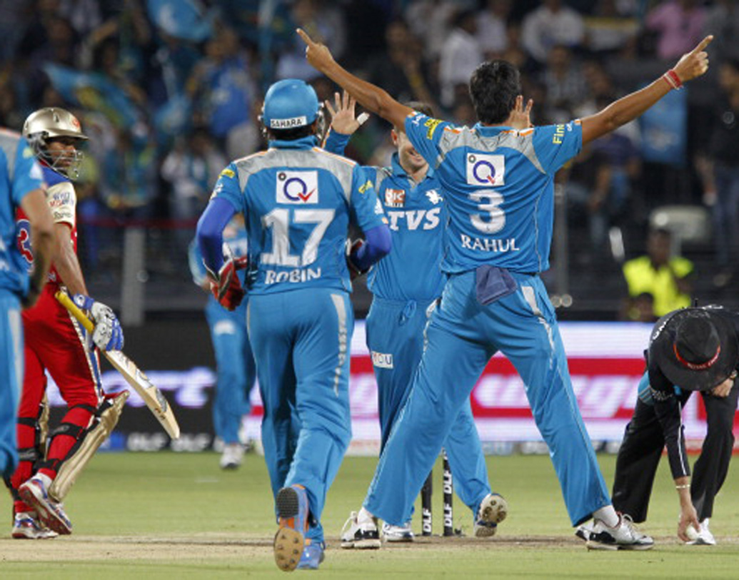 পুণে ওয়ারিয়র্সের হয়ে নজর কেড়েছিলেন তিনি। ২০১০ সালে আইপিএল ডেবিউতেই ৬টি ম্যাচে পাঁচ উইকেট পেয়েছেন। সব মিলে ১৪টি উইকেট পান তিনি।