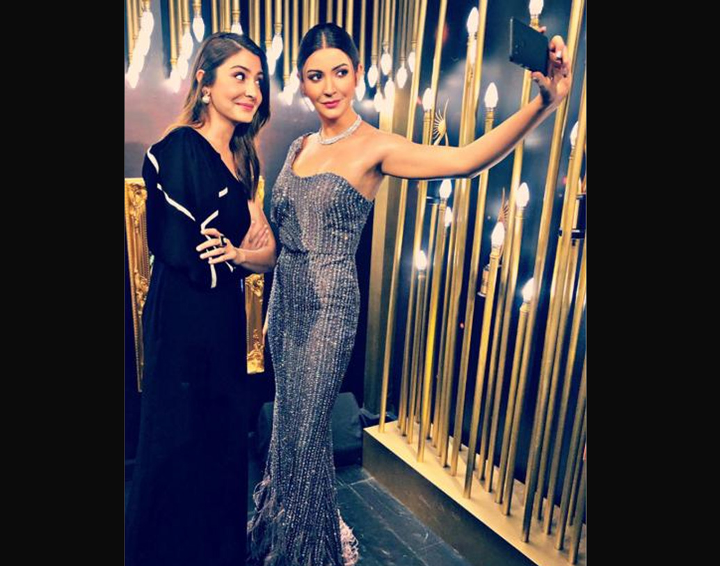 অনুষ্কা শর্মার মূর্তিও রয়েছে সিঙ্গাপুরের মাদাম তুসো জাদুঘরে। ২০১৮ সালের ১৯ নভেম্বর উদ্বোধন হয় তাঁর মূর্তির। নিজের মূর্তির উদ্বোধন করতে গিয়ে বেশ মজা করেন, কারণ তাঁর অনুরাগীরা মূর্তিটিকে তিনি আর তাঁকে মূর্তি ভেবেছিলেন প্রথমে।