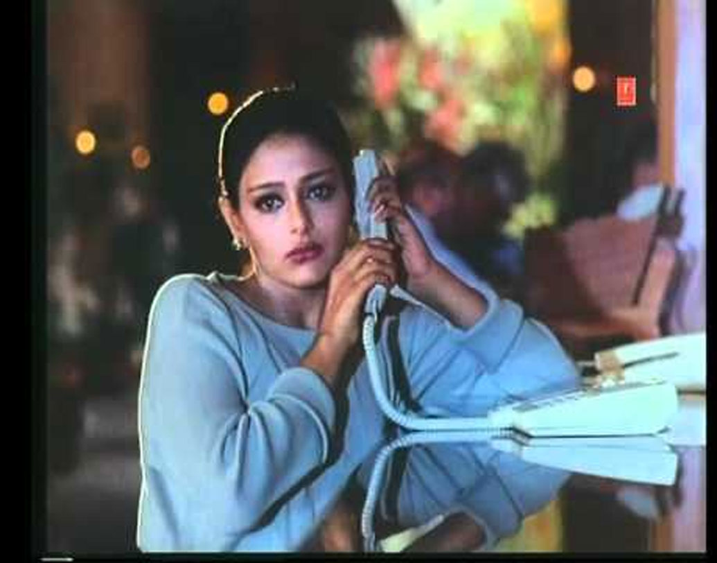 ‘নাসিম’ যেহেতু বাণিজ্যিক ছবি নয়, তাই সে ছবির কথা অনেকেই জানেন না। কিন্তু সে যুগে ‘পাপা ক্যাহতে হ্যায়’ দেখেননি, এমন মানুষ কমই রয়েছেন। ‘পাপা কহতে হ্যায়’ ছবির নায়িকা তিনি। এ বার নিশ্চয়ই চিনতে পারছেন এই নায়িকাকে।