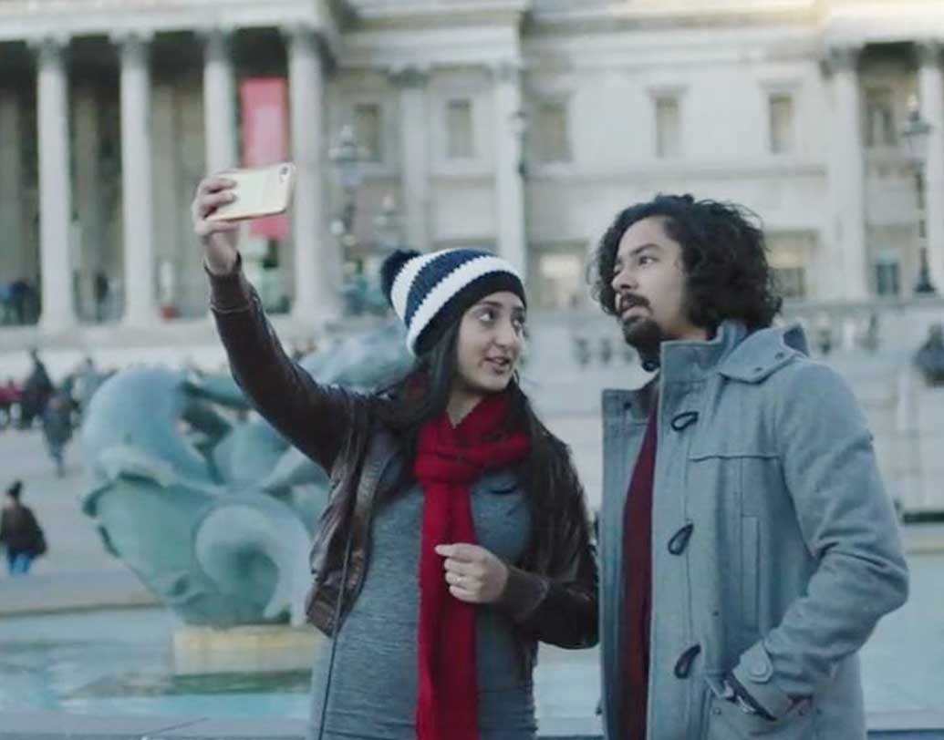 বরং ঋদ্ধি মজা করে এ কথাও বলেন, অনেকেই হয়তো লভ লাইফ নিয়ে প্রশ্ন করে চমকে দেবেন ভাবেন। কিন্তু তা এতটাই ওপেন যে এ নিয়ে নতুন করে প্রশ্ন করার মানে নেই।