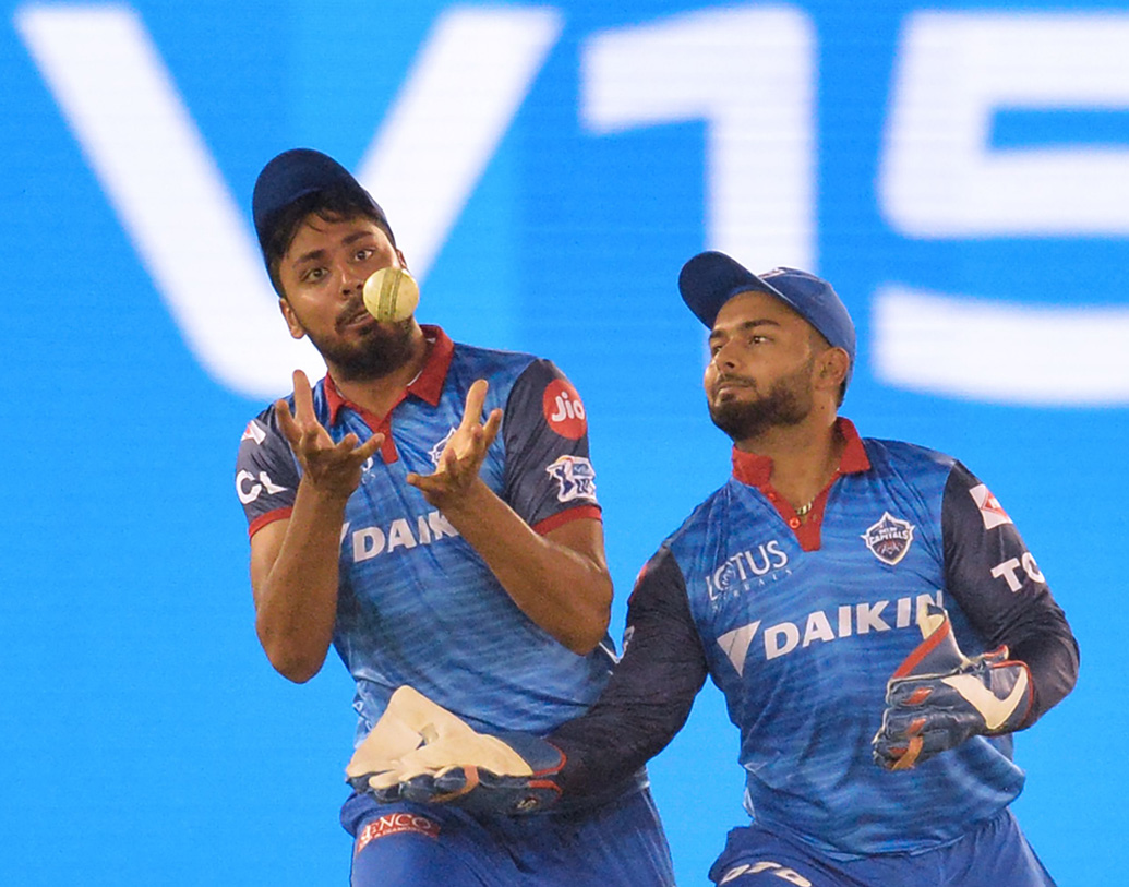 আবেশ খেলছেন দিল্লি ক্যাপিটালসের হয়ে। মধ্যপ্রদেশের এই পেসার বল হাতে নিলেই ভয়ঙ্কর হয়ে উঠতে পারেন। কিন্তু ২৩ বছরের তরুণের পথটা একেবারেই মসৃণ ছিল না।