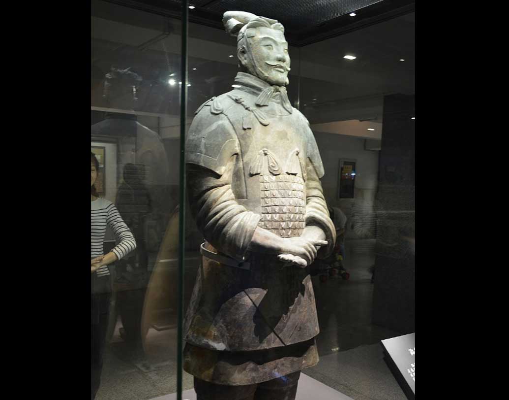 যে কোনও ধাতব বস্তুকে মরিচার হাত থেকে রক্ষা করার জন্য বর্তমানেও ক্রোমিয়াম অক্সাইডের প্রলেপ লাগানো হয়ে থাকে। তবে পরবর্তীকালে জানা যায়, সেই ধারণা ভুল ছিল। ক্রোমিয়ামের যে প্রলেপ মিলেছিল তা আসলে ধাতব বস্তুর পালিশের কাছে ব্যবহৃত হয়েছিল।